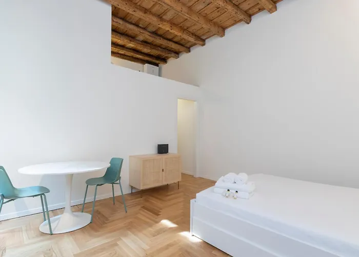 Xenia - In Corso San Gottardo A *