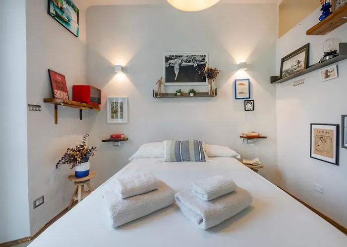 Appartement Bessy House At Fondazione Prada Milaan