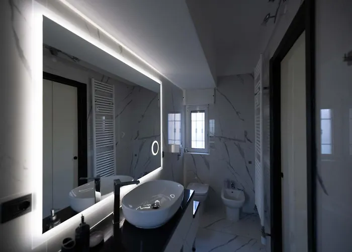 Spazioso Con Terrazzo Navigli,bocconi Lägenhet Milano