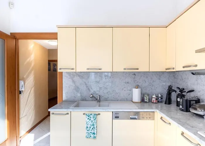 Duomo Milan-attic With Terrace-netflix And Wifi Apartman