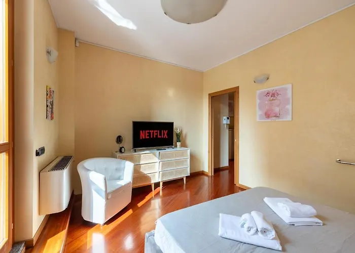 Duomo Milan-attic With Terrace-netflix And Wifi Apartman *