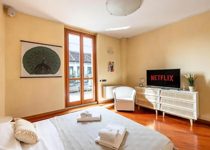 Duomo Milan-attic With Terrace-netflix And Wifi Milánó