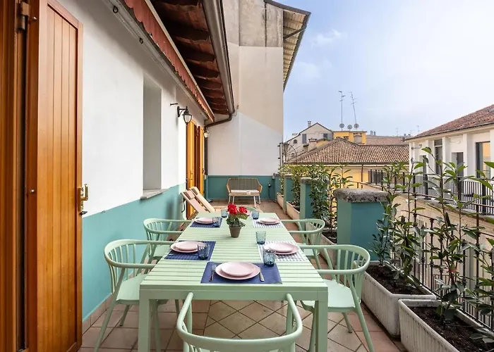 Duomo Milan-attic With Terrace-netflix And Wifi Apartman *