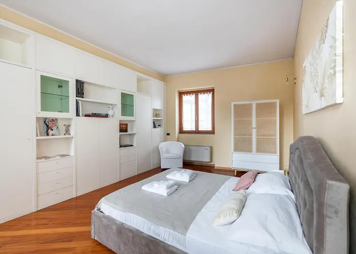 Duomo Milan-attic With Terrace-netflix And Wifi *