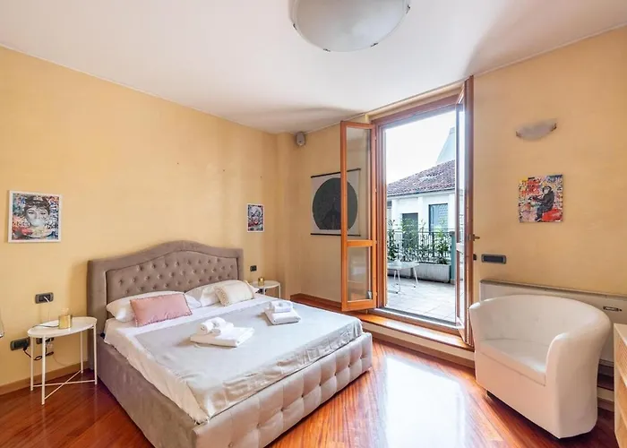 Duomo Milan-attic With Terrace-netflix And Wifi Apartman