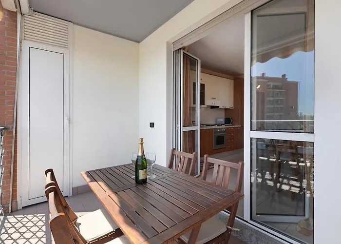 Elegant Terrace Flat Parking Near Rho Fiera Mi شقة ميلان