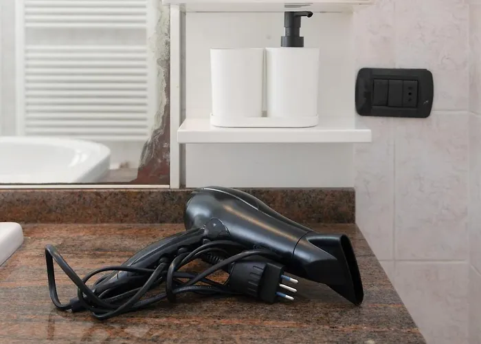 Elegant Terrace Flat Parking Near Rho Fiera Mi شقة ميلان