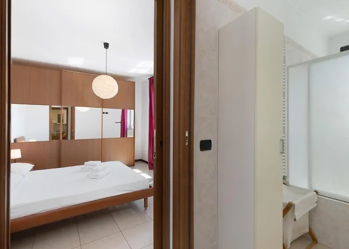 Elegant Terrace Flat Parking Near Rho Fiera Mi ميلان