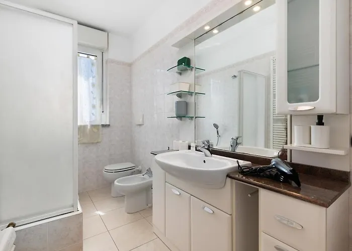 شقة Elegant Terrace Flat Parking Near Rho Fiera Mi ميلان