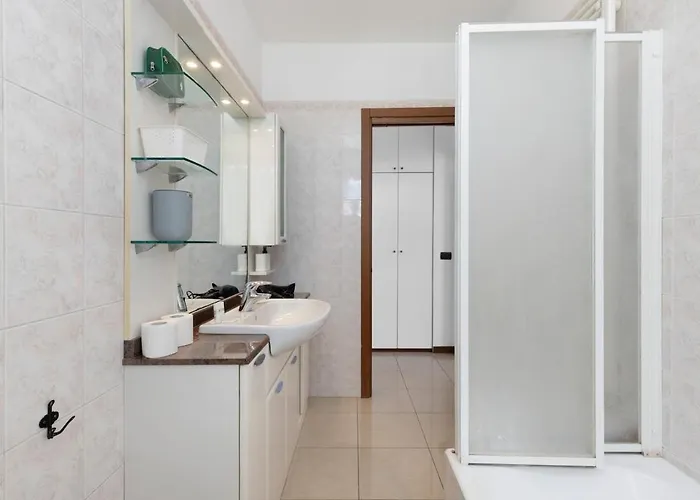 Elegant Terrace Flat Parking Near Rho Fiera Mi