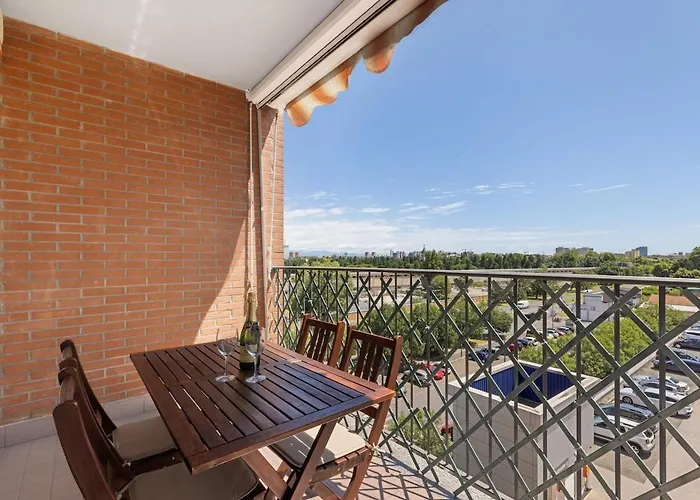 Elegant Terrace Flat Parking Near Rho Fiera Mi شقة