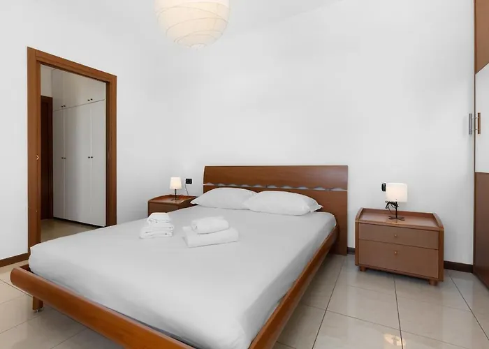 شقة Elegant Terrace Flat Parking Near Rho Fiera Mi *