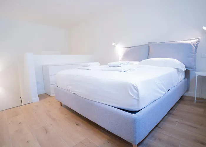 Modern Flat Metro Citylife-mico-self Check-in-ac Апартаменты