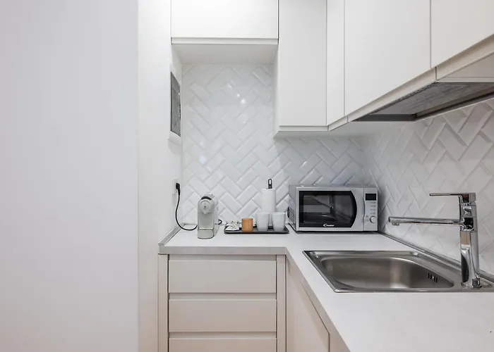 Duomo Area Luxury Design & Netflix Mood