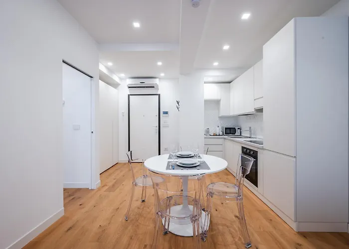 Duomo Area Luxury Design & Netflix Mood * Milánó