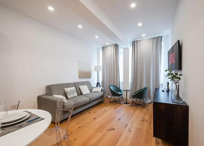 Duomo Area Luxury Design & Netflix Mood