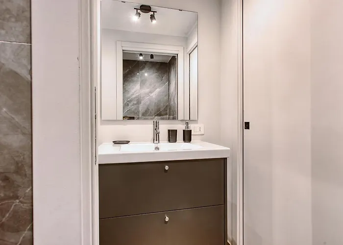 Hostmate - - Sammartini's Garden - Stazione