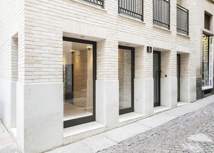 Apartment Easylife - - Medici 5 P4d - Duomo Milan