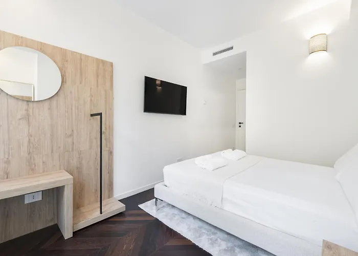 Easylife - - Medici 5 P4d - Duomo Apartment