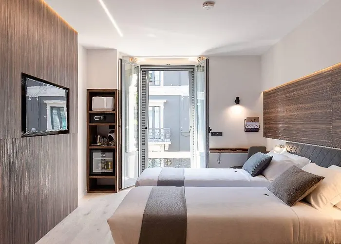 招待所 Aiello - 4*