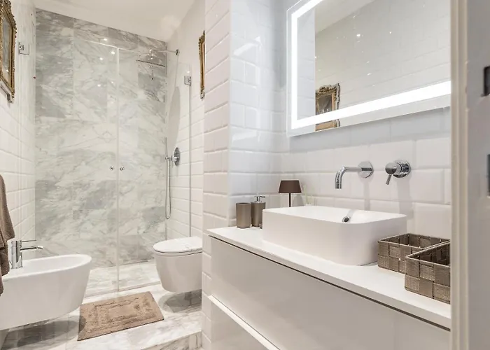 Filzi 41 - Elegant And Near Station Apartament