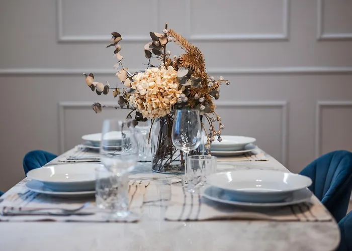 Elegant And Spacious Luxury In Bullona شقة *