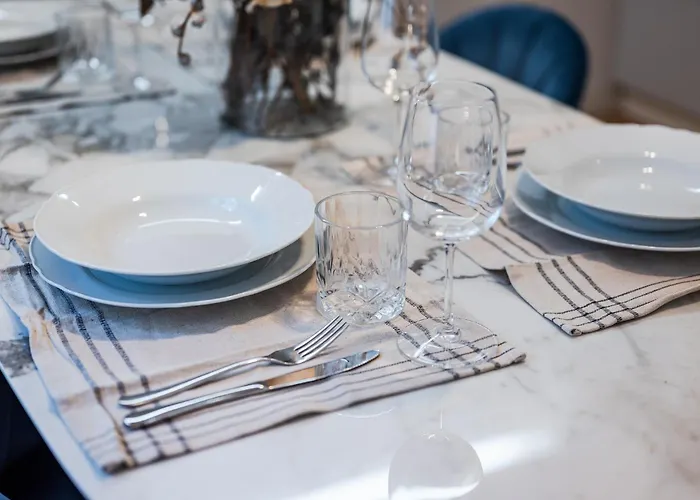 Elegant And Spacious Luxury In Bullona