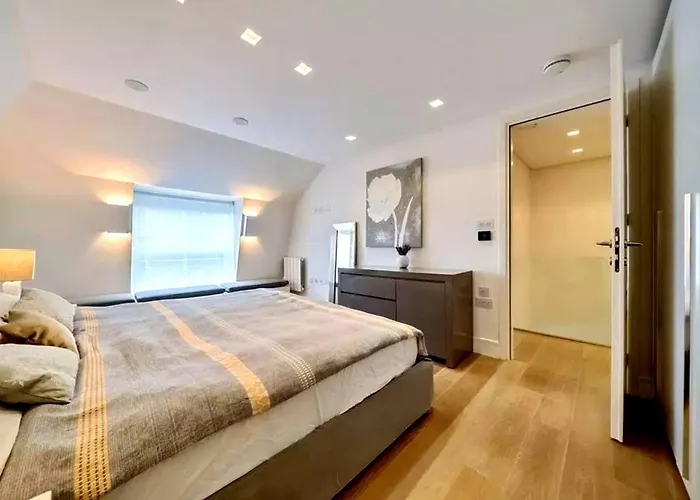 Spazioso Recentemente Ristrutturato