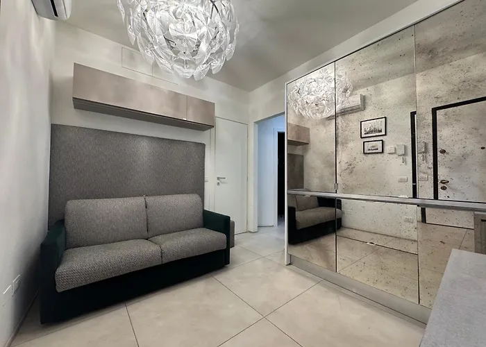 דירה Dimora Garibaldi - Bright And Quiet Nest -