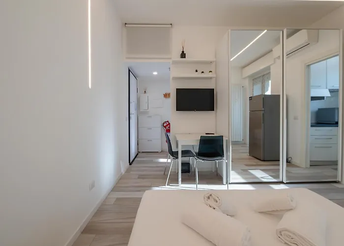 I-host - Cambiasi 8 아파트