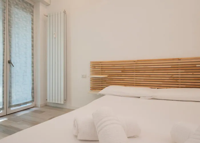 I-host - Cambiasi 8 아파트 *