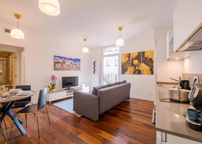 Essenza - Modern Comfort - In The Heart Of - 5min To Station - 10min To Dumo דירה *