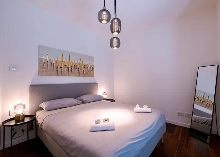 דירה Essenza - Modern Comfort - In The Heart Of - 5min To Station - 10min To Dumo