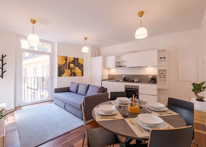 Essenza - Modern Comfort - In The Heart Of - 5min To Station - 10min To Dumo