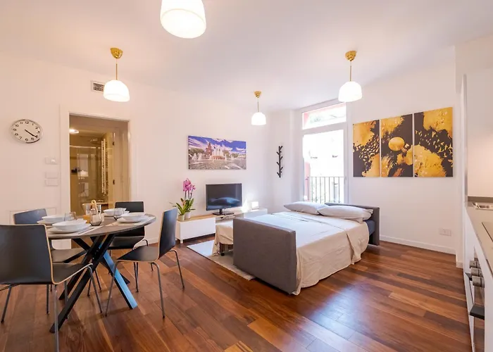 Essenza - Modern Comfort - In The Heart Of - 5min To Station - 10min To Dumo