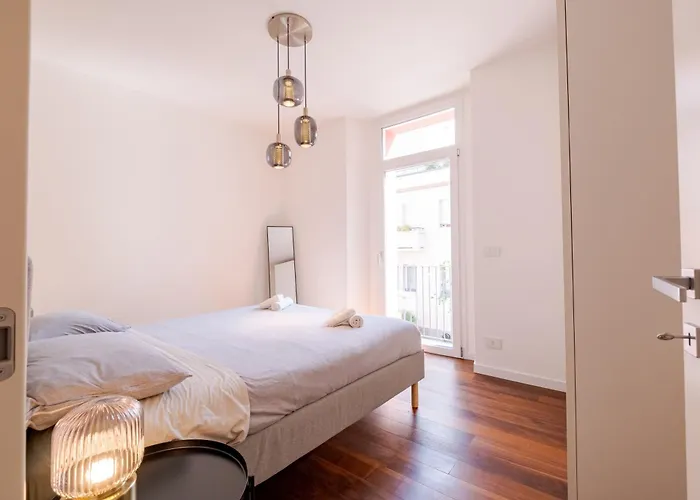 דירה Essenza - Modern Comfort - In The Heart Of - 5min To Station - 10min To Dumo מילאנו