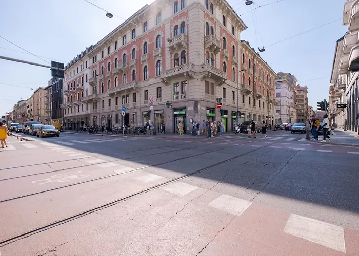 Essenza - Modern Comfort - In The Heart Of - 5min To Station - 10min To Dumo Apartment