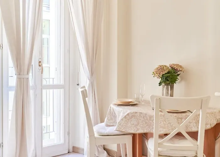 Downtown Apartment *