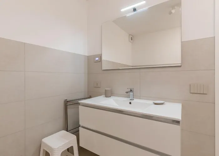 Monumentale M5 - 6 Ospiti & Famiglie Con 2 Bagni E דירה