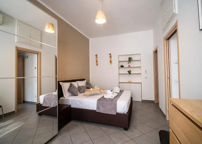 Apartament Navigli-centro Modern Flat Balcony Check-in H24 *