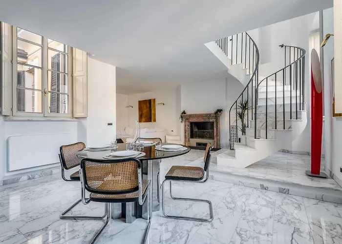 公寓 Duomo3'-skylight-idropool-private-cinema-freepark *