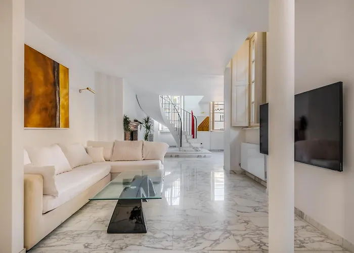 公寓 Duomo3'-skylight-idropool-private-cinema-freepark *