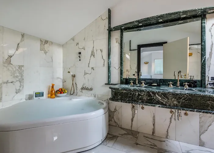 Duomo3'-skylight-idropool-private-cinema-freepark