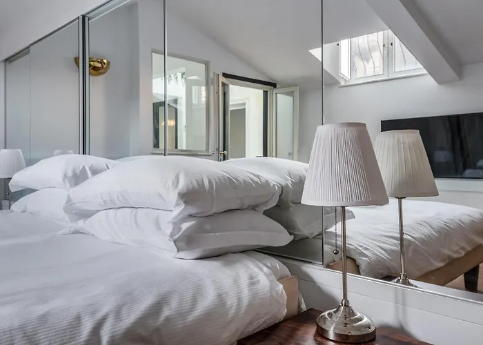 公寓 Duomo3'-skylight-idropool-private-cinema-freepark