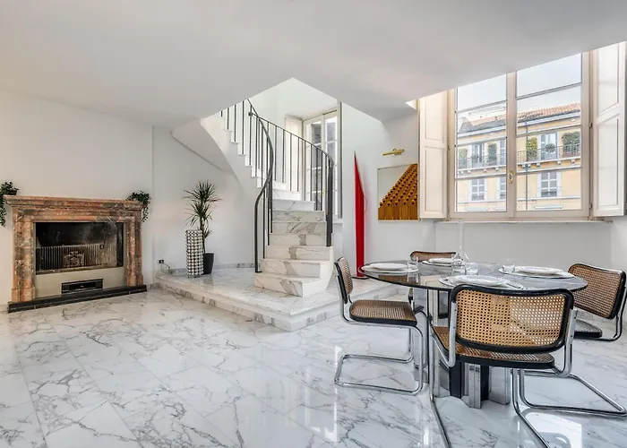 公寓 Duomo3'-skylight-idropool-private-cinema-freepark *