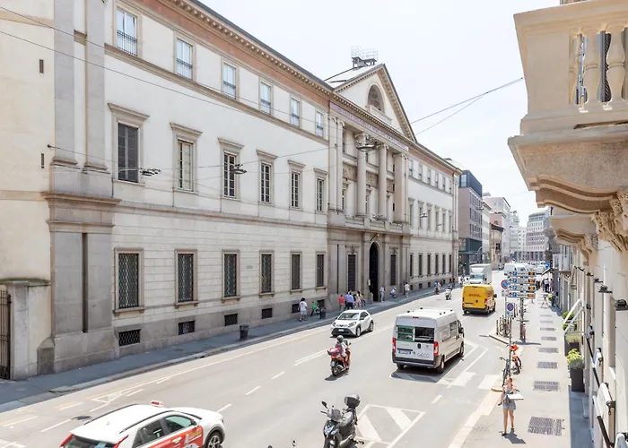 Corso Venezia With Double Bathroom And Balcony Apartament *