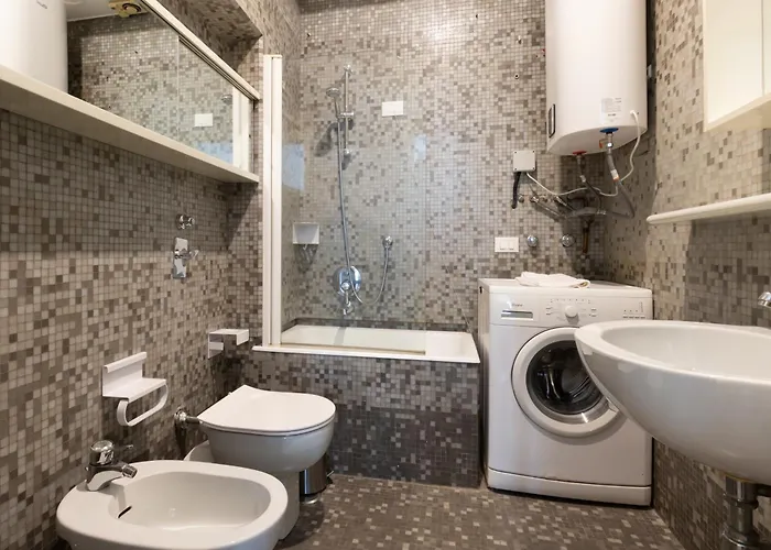 Apartament Corso Venezia With Double Bathroom And Balcony