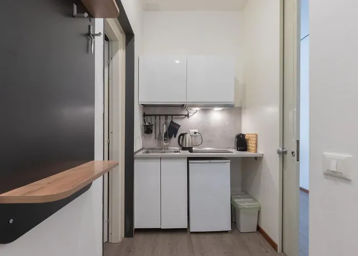 Corso Venezia With Double Bathroom And Balcony * Mediolan