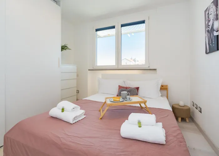 Navigli Panoramica Terrazzo Free Parking Ac Wifi Milánó