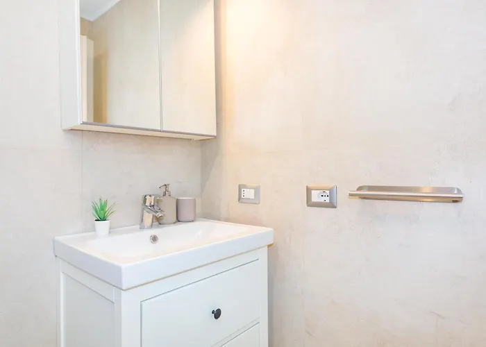 Navigli Panoramica Terrazzo Free Parking Ac Wifi Milánó